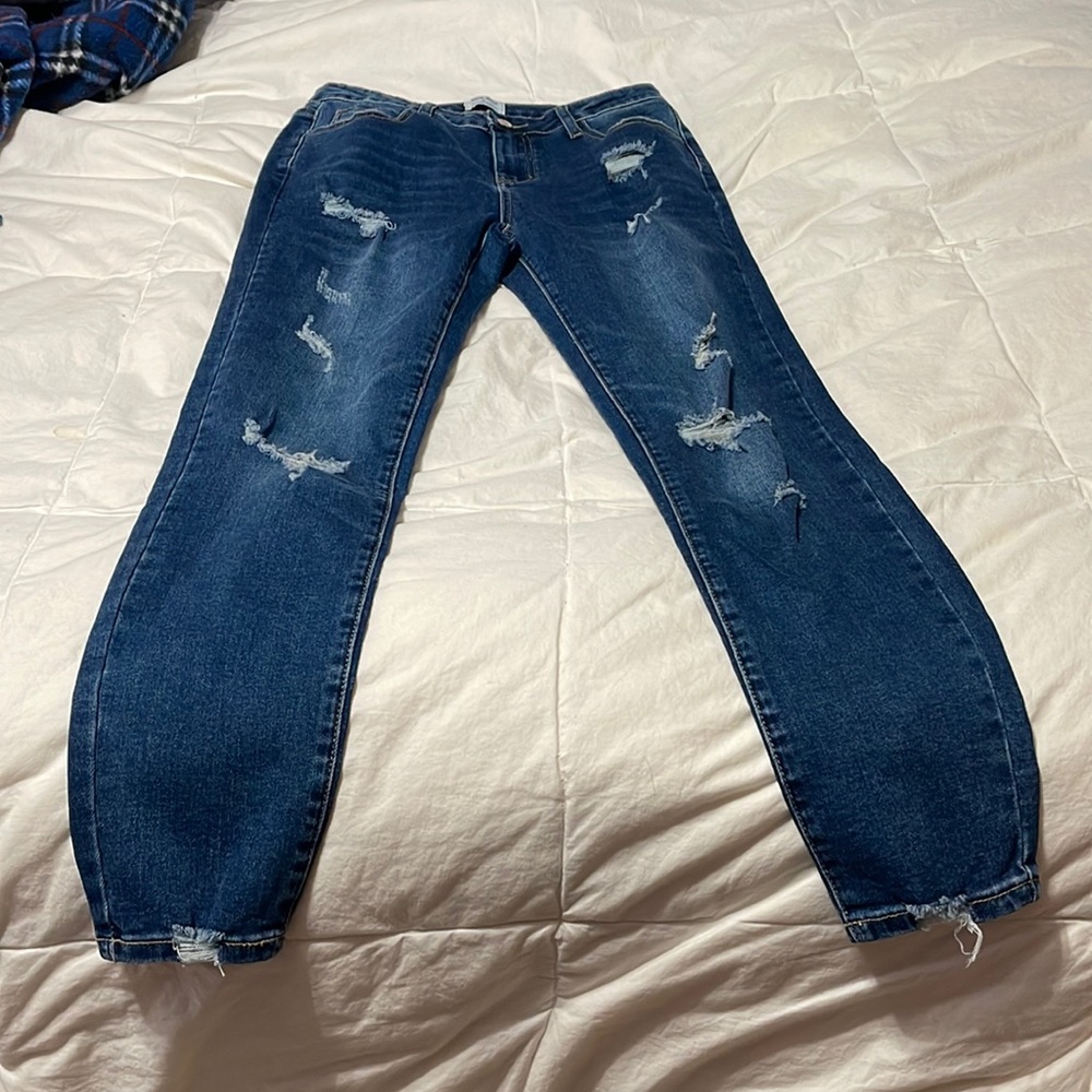 Women’s distressed jeans